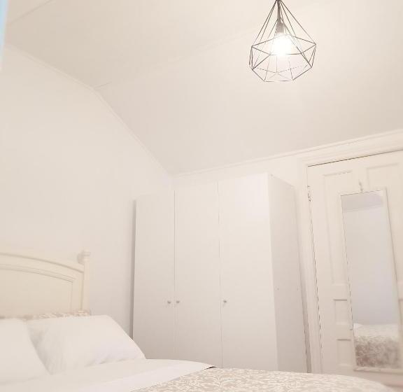 기본룸, Rothesay Motel