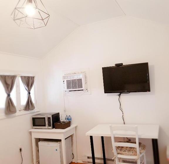 기본룸, Rothesay Motel