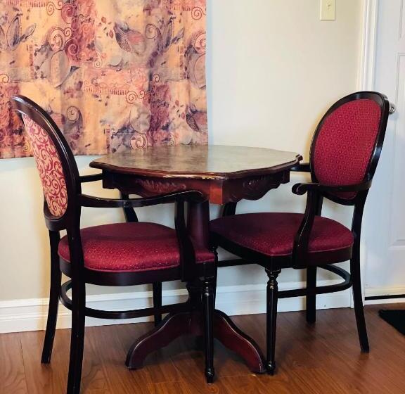 غرفة قياسية رباعية, Scenic Motel Moncton