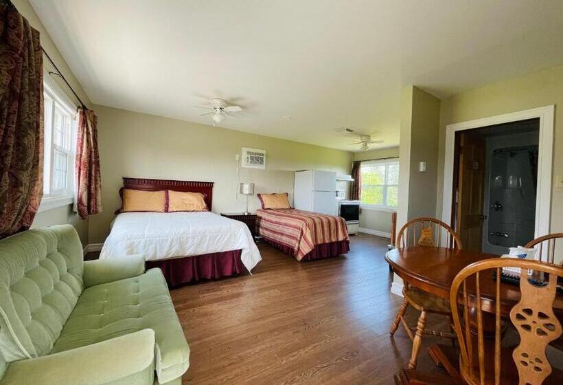 إستديو عائلى, Scenic Motel Moncton