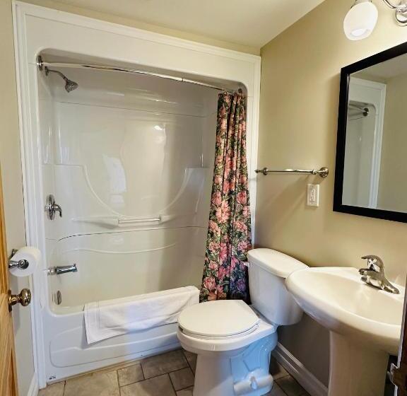 إستديو عائلى, Scenic Motel Moncton