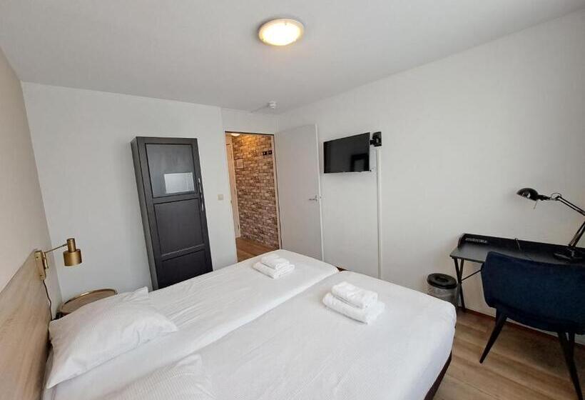 经济房, Seehotel Oostkapelle