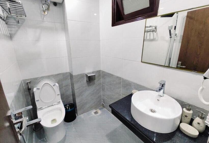 Номер Deluxe, Khách Sạn Louis Hotel Sầm Sơn