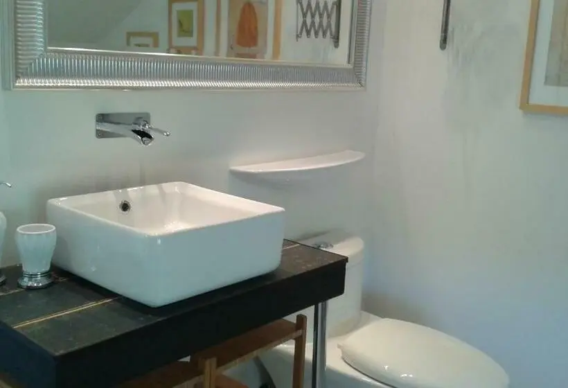 اتاق استاندارد با وان آب گرم, Auberge Des Eaux Vives