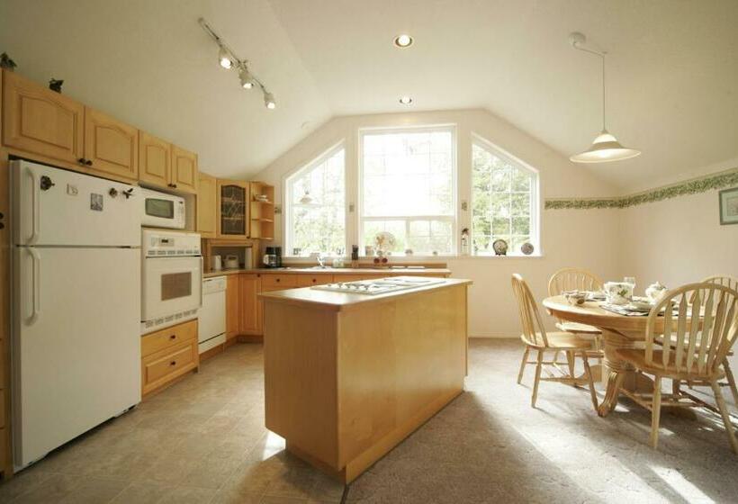 Premium Suite, Hummingbird Guesthouse