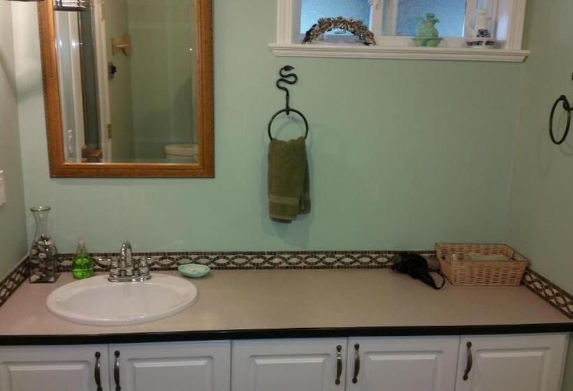 Superior Suite, Hummingbird Guesthouse