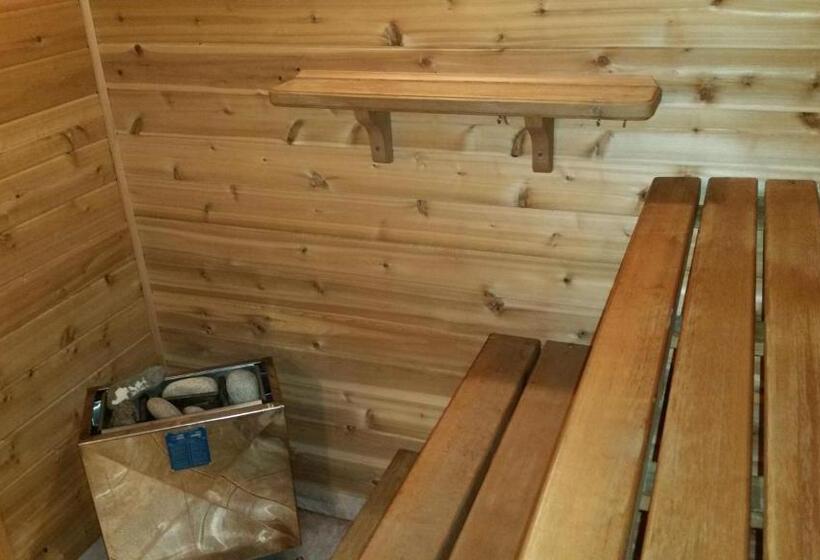 Superior Suite, Hummingbird Guesthouse