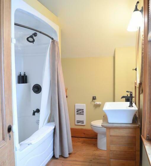 スタンダードルーム, Magnetic Hill Winery