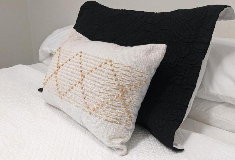 Deluxe Suite, Colborne Bed And Breakfast