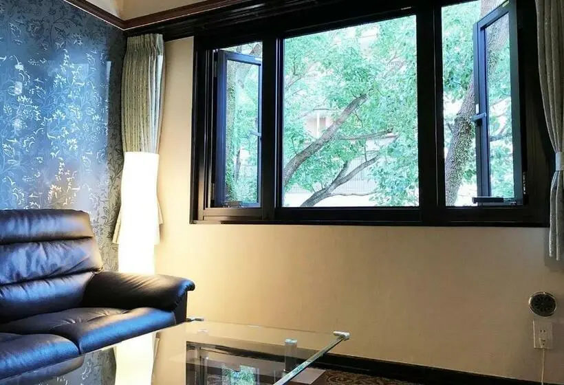 Habitació Estàndard, Okus