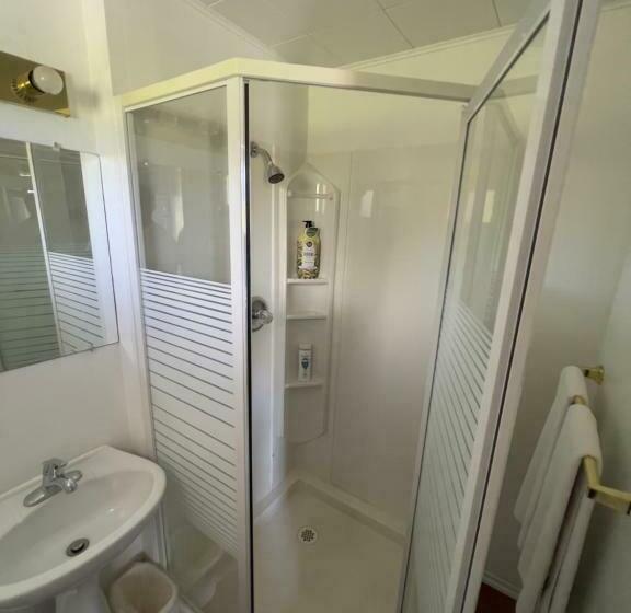 豪华房间, Monashee Motel