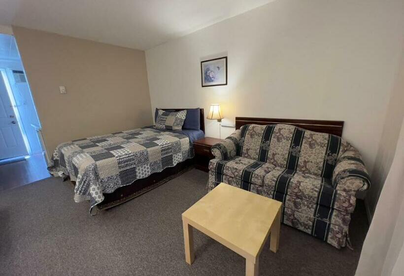 豪华房间, Monashee Motel