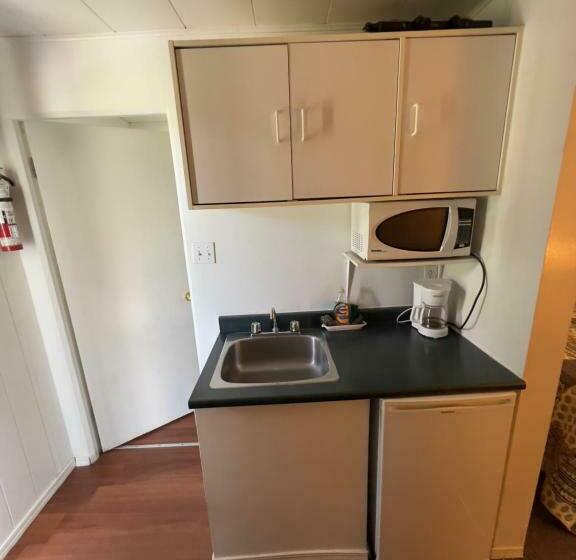 Номер Deluxe, Monashee Motel