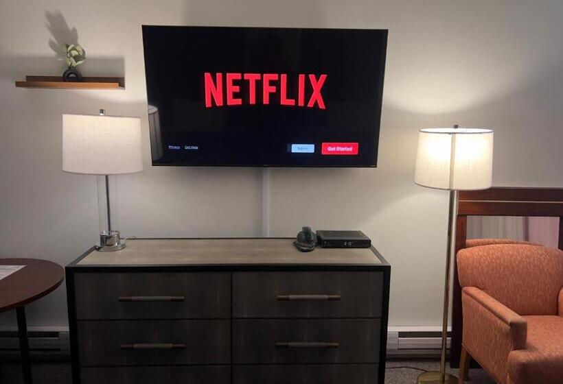 高级大房间, Monashee Motel