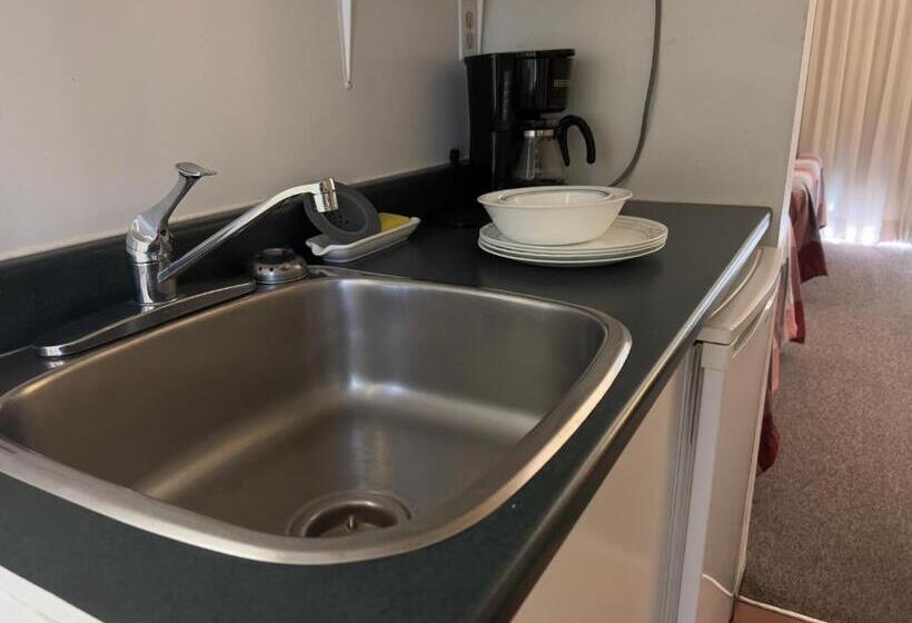 豪华房间, Monashee Motel