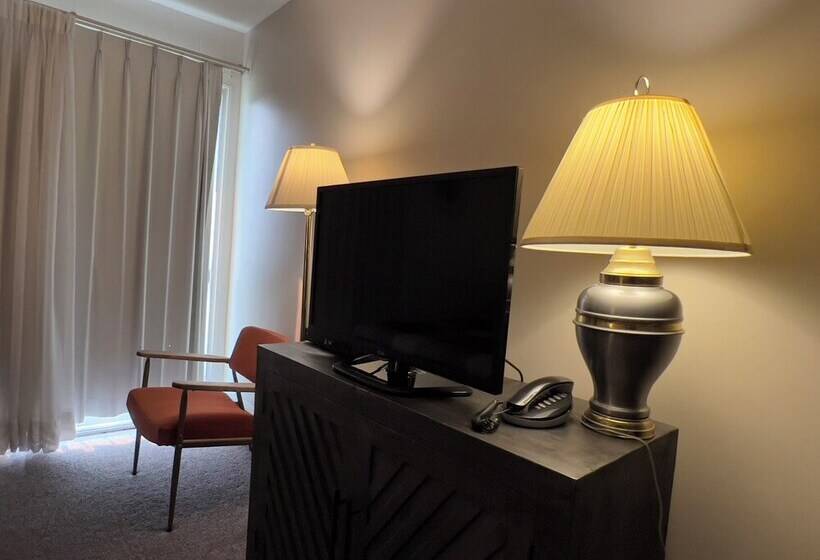 豪华房间, Monashee Motel