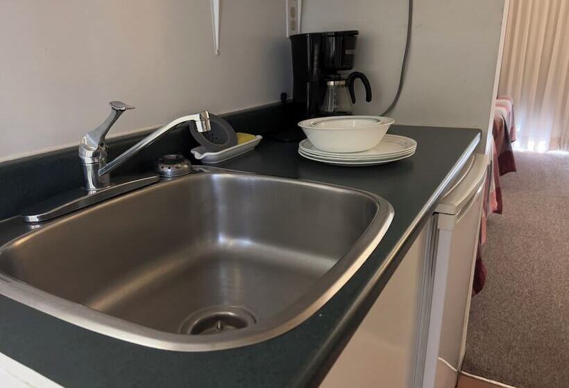 豪华房间, Monashee Motel