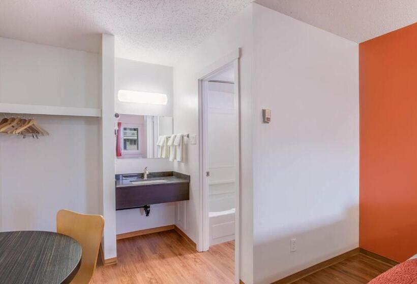 חדר סטנדרט שתי מיטות זוגיות, Motel Bo Camrose, Ab