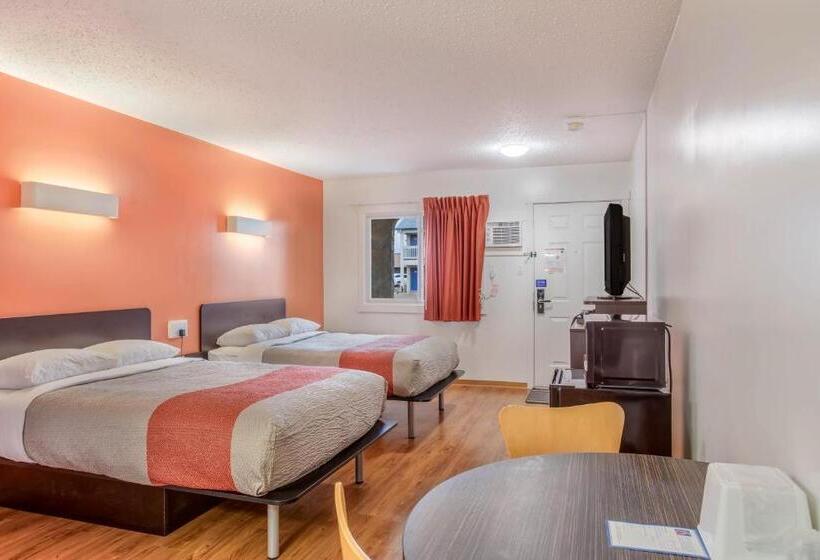 חדר סטנדרט שתי מיטות זוגיות, Motel Bo Camrose, Ab