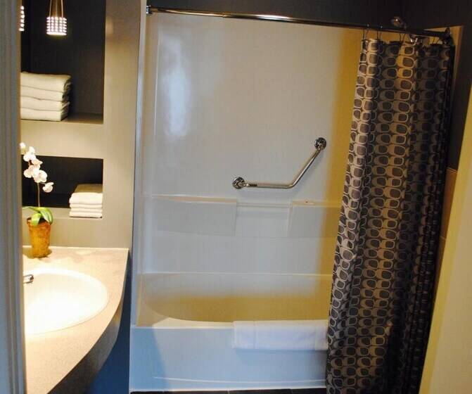 غرفه قياسيه سريرين مزدوجين, Motel Cartier