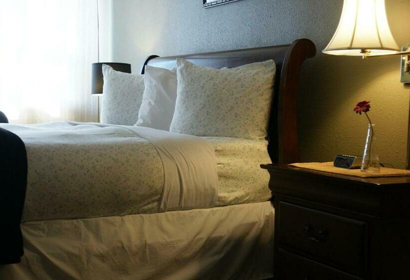 جناح جونيور, R&r Inn & Suites