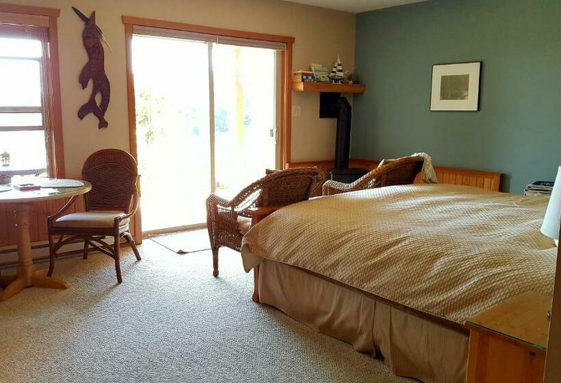 带大床的套房, Reef Point Oceanfront Bed And Breakfast
