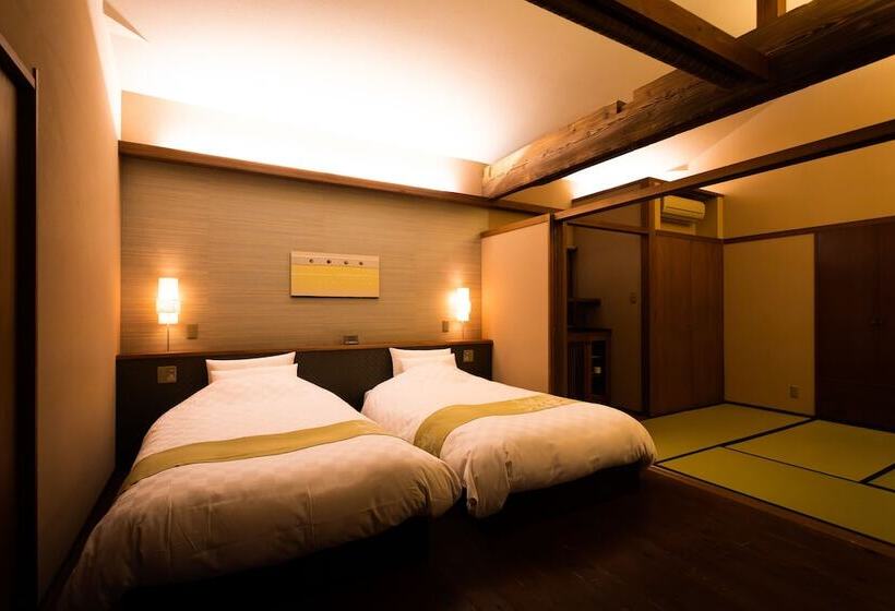 غرفة قياسية مطلّة علي الحديقة, Migiwaya