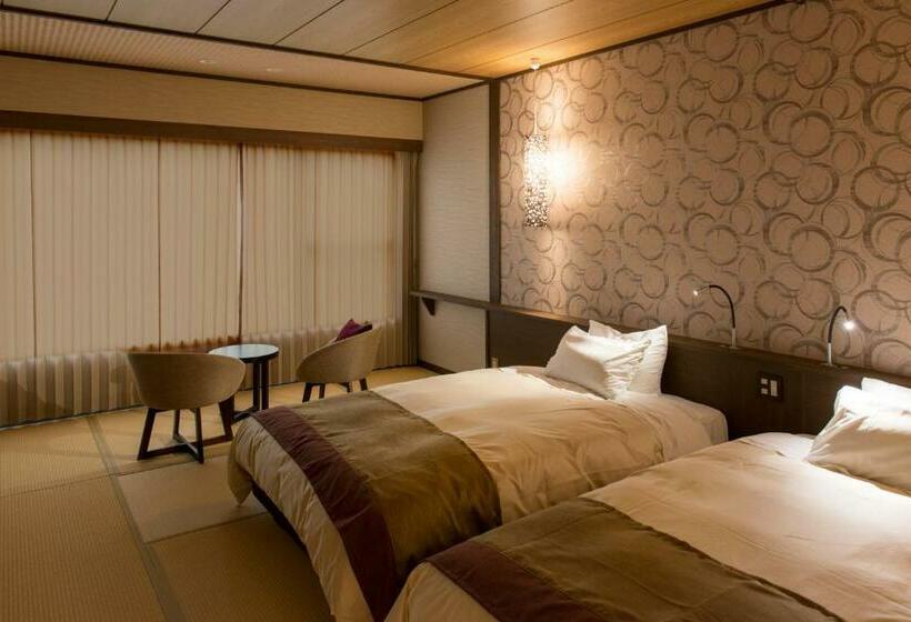 غرفة قياسية مطلّة علي البحر, Umiusagi