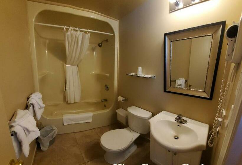 Standard Szoba King Size Bed, Spring Lake Resort