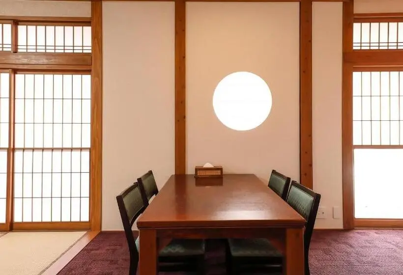 Superior-perhehuone, Tsukasaya Ryokan