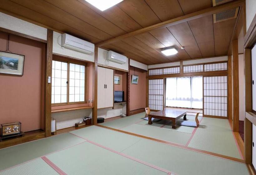 غرفة سوبيريور عائلية, Tsukasaya Ryokan