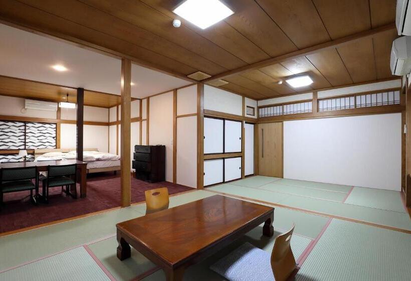 غرفة سوبيريور عائلية, Tsukasaya Ryokan