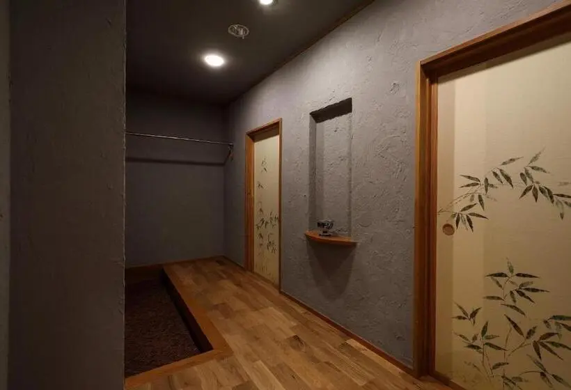 Perhehuone, Tsukasaya Ryokan