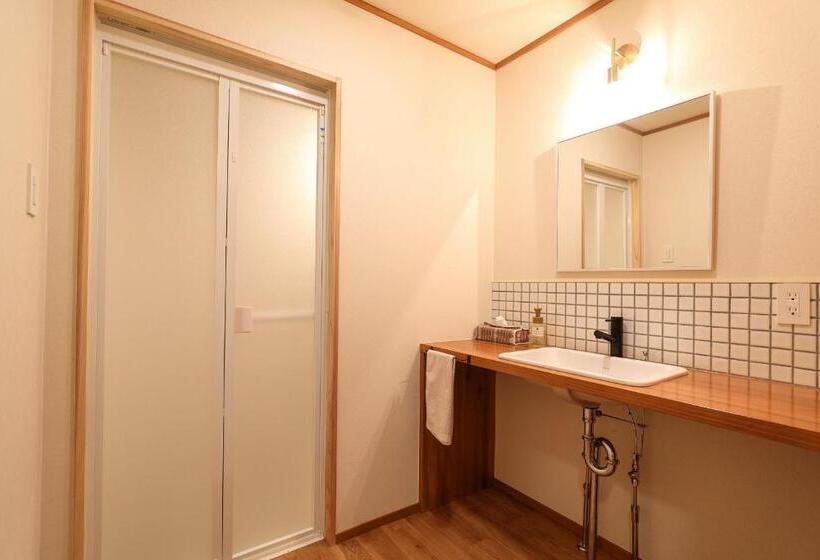 غرفة عائلية, Tsukasaya Ryokan