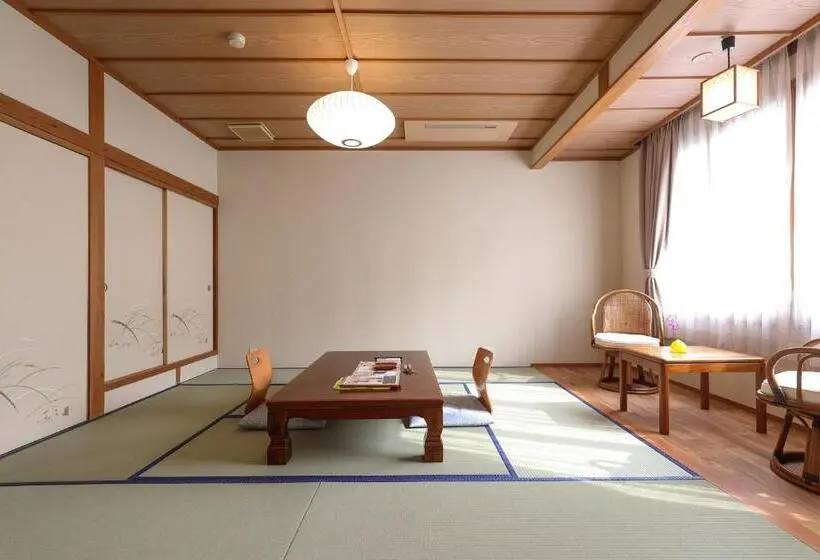 Perhehuone, Tsukasaya Ryokan