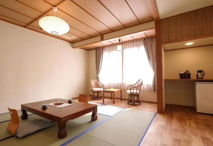 Perhehuone, Tsukasaya Ryokan