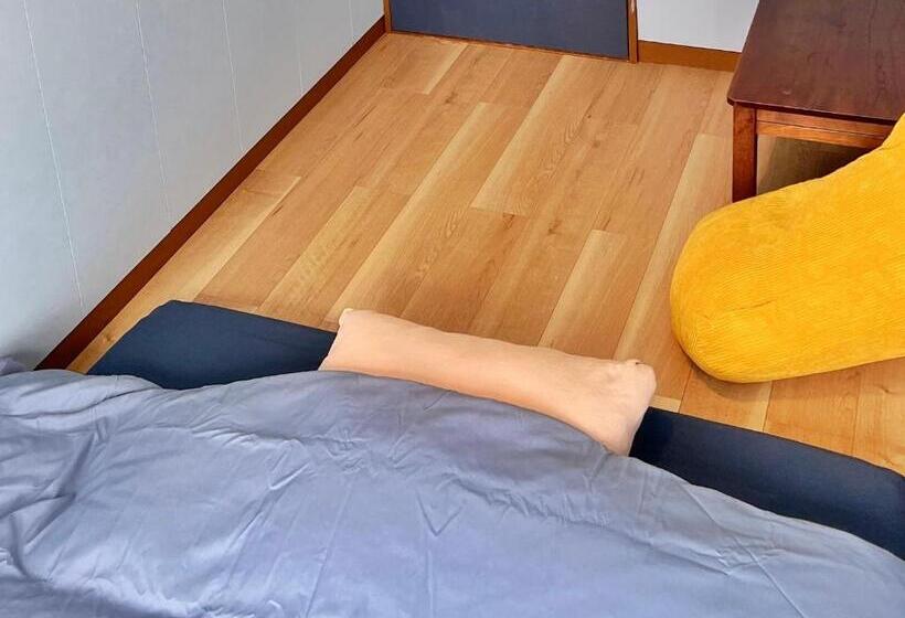 חדר סטנדרט יחיד, 1166 Backpackers