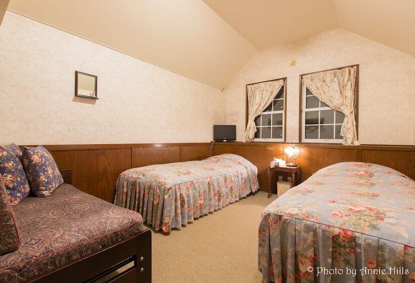 Номер Стандарт Совместная Ванная, Annie Hills