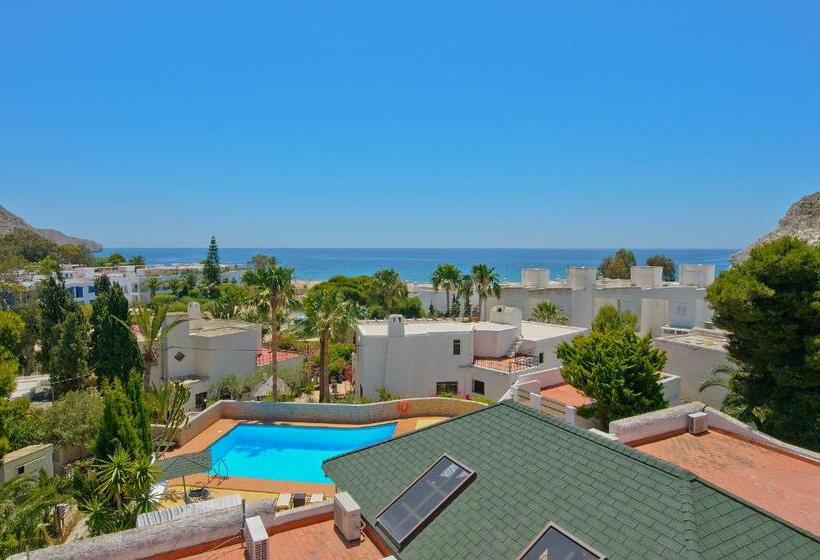 غرفة قياسية مطلّة علي البحر, Family Agua Amarga