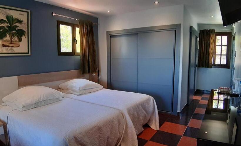 غرفة سوبيريور مطلّة علي البحر, Family Agua Amarga