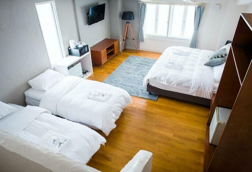 غرفة عائلية, Active Life Madarao