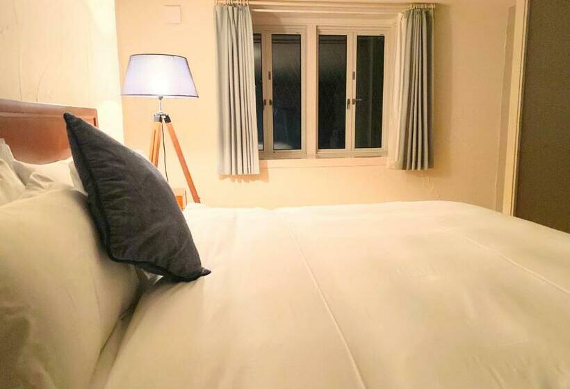 غرفة ديلوكس, Active Life Madarao