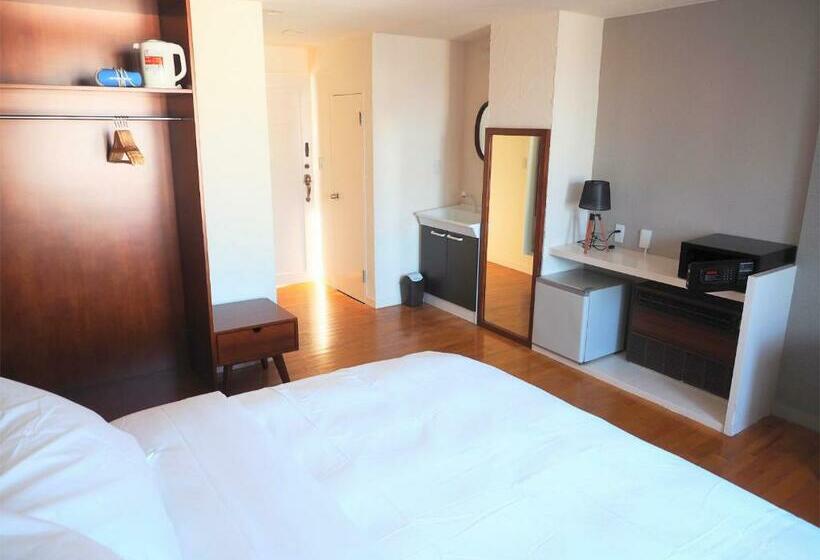 غرفة ديلوكس, Active Life Madarao