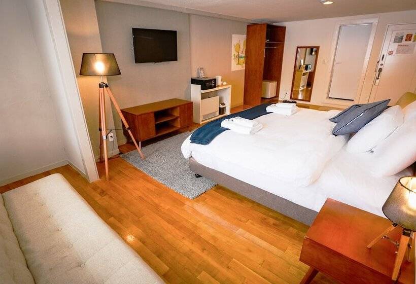 غرفة ديلوكس, Active Life Madarao