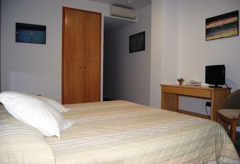 חדר סטנדרט לשלושה, Albanta