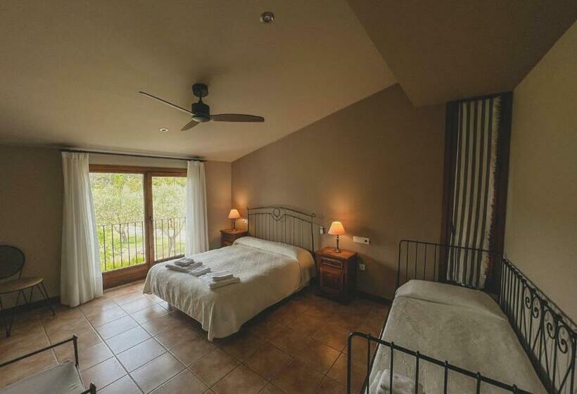 标准三人间, Hort De Fortunyo