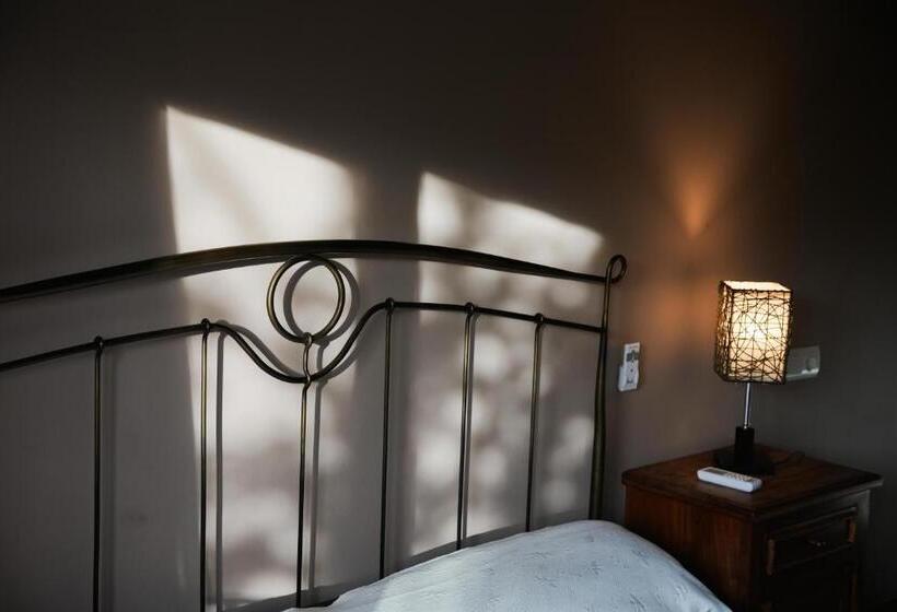 标准三人间, Hort De Fortunyo