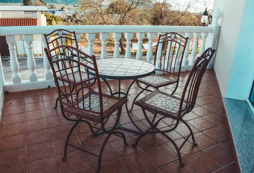 غرفة قياسية, La Morona