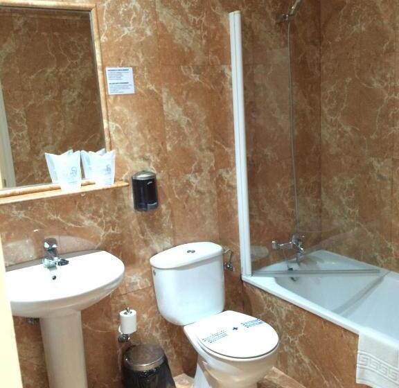 غرفة قياسية ثلاثية, La Morona