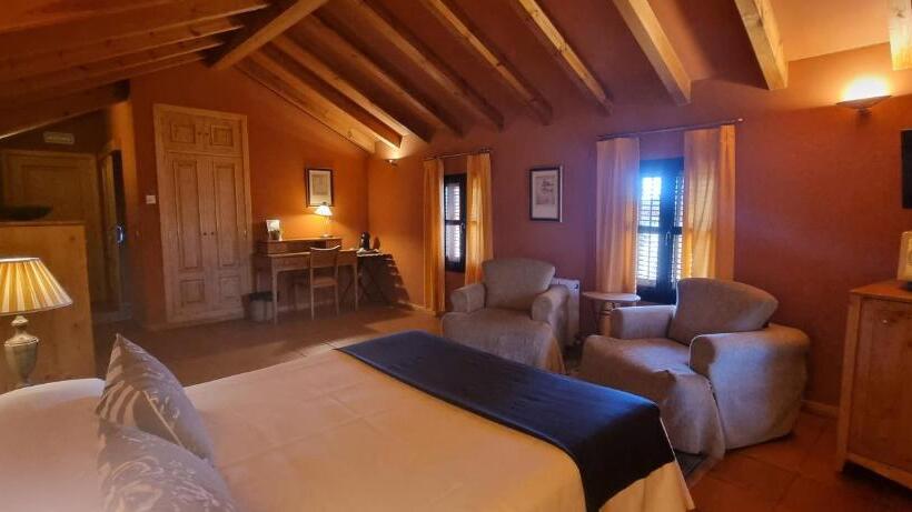 اتاق استاندارد چهار تخته, Sara De Ur